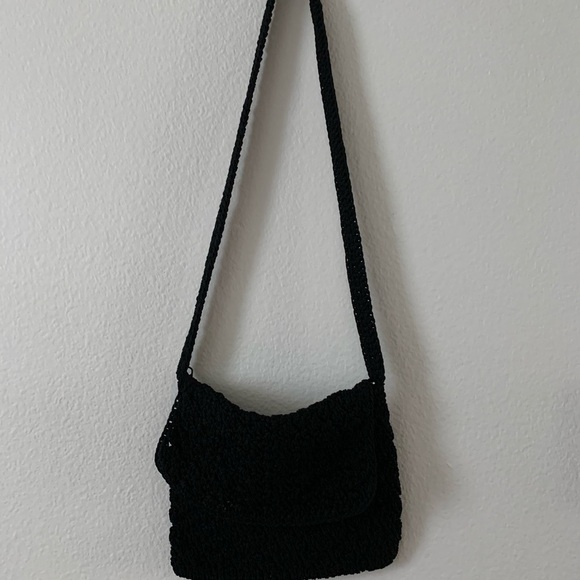 Bay Island Elegant Black Shoulder Bag - Picture 2 of 7